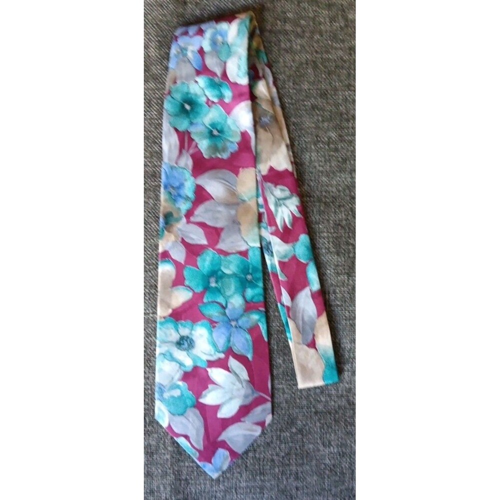 Tie 70s 80s 90s Y2K New Vintage Cabralli Collection Red Floral 3.75 Wide 54 Long